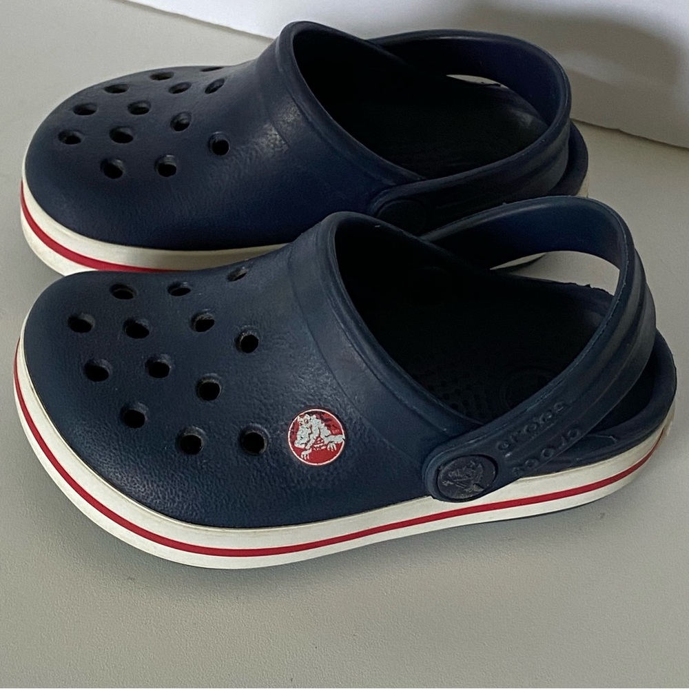 Crocs Size 4 5 Baby Navy Blue Red Trim Boys Girls Rubber Clogs Beach Pool Sandal